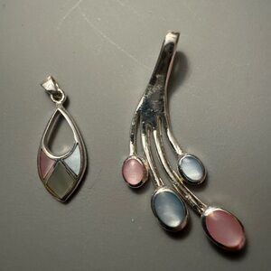 New sterling silver 2 pendants in mother of pearl